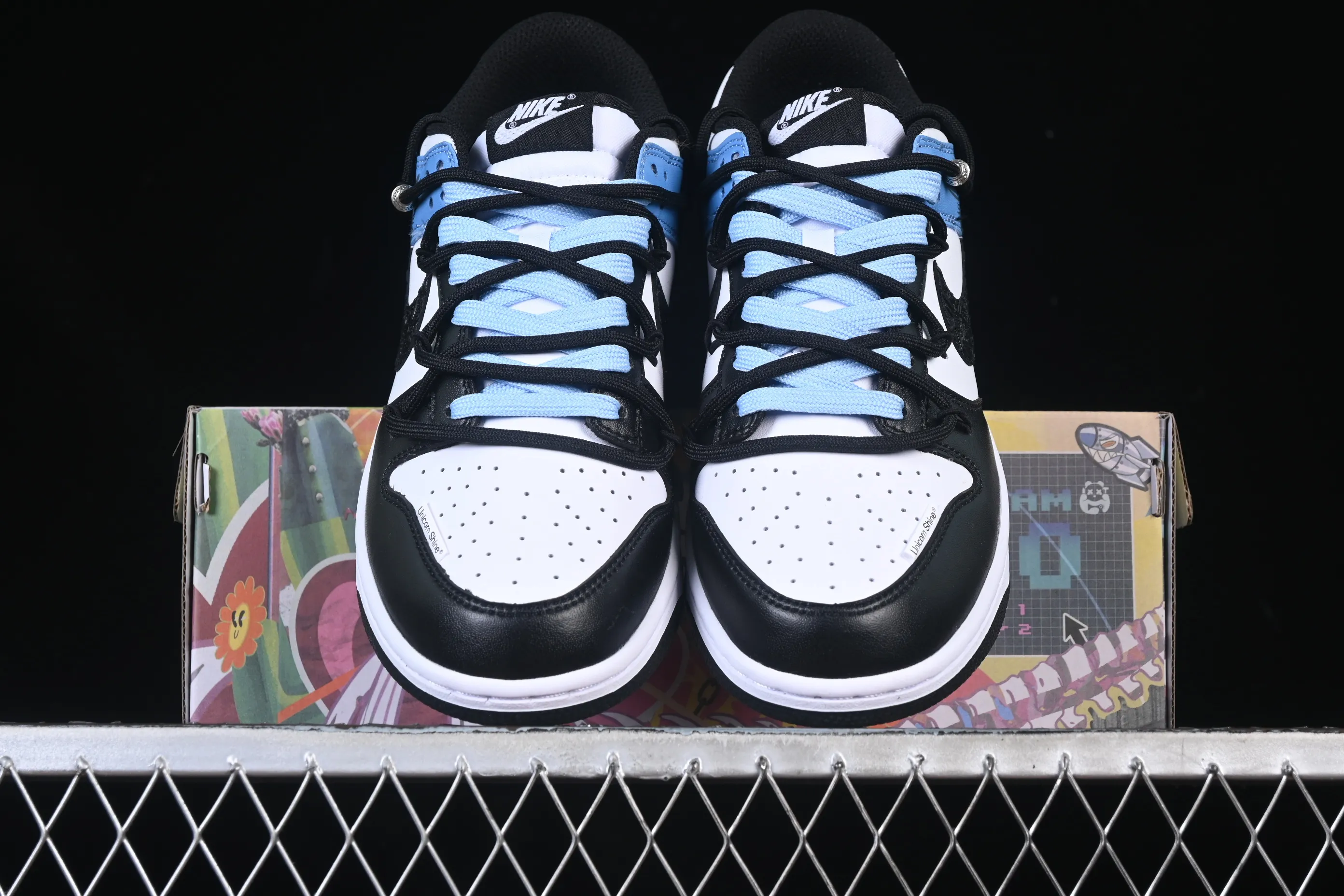All categories Nk SB Dunk Series Nk SB Dunk Low High-end customized low-top sneakers Nike SB Dunk Low white, black and blue straps low-top casual sneakers DD1391-100